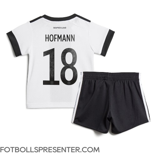 Tyskland Jonas Hofmann #18 Hemmatröja Barn VM 2022 Kortärmad (+ korta byxor)